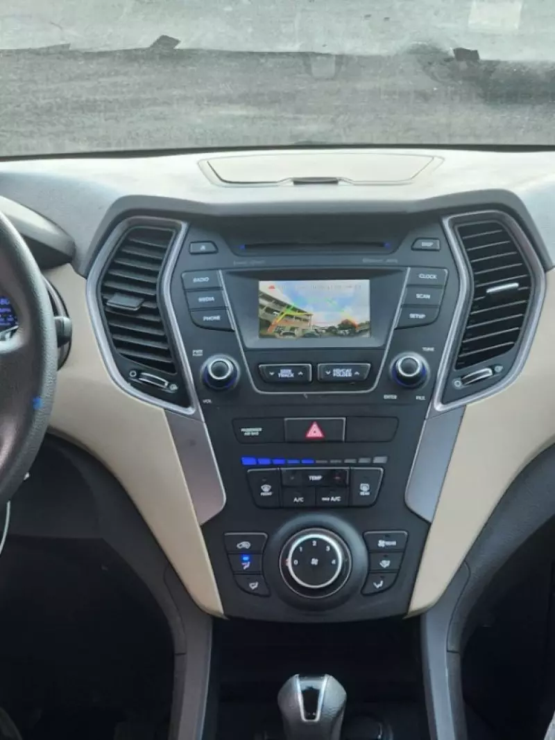 Hyundai Santa Fe   - 2016