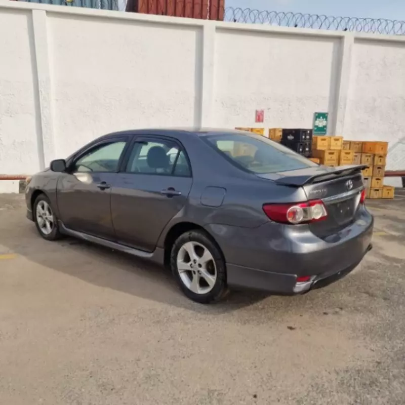 Toyota Corolla   - 2012