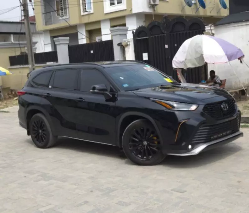 Toyota Highlander   - 2023