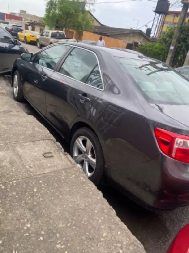 Toyota Camry   - 2013