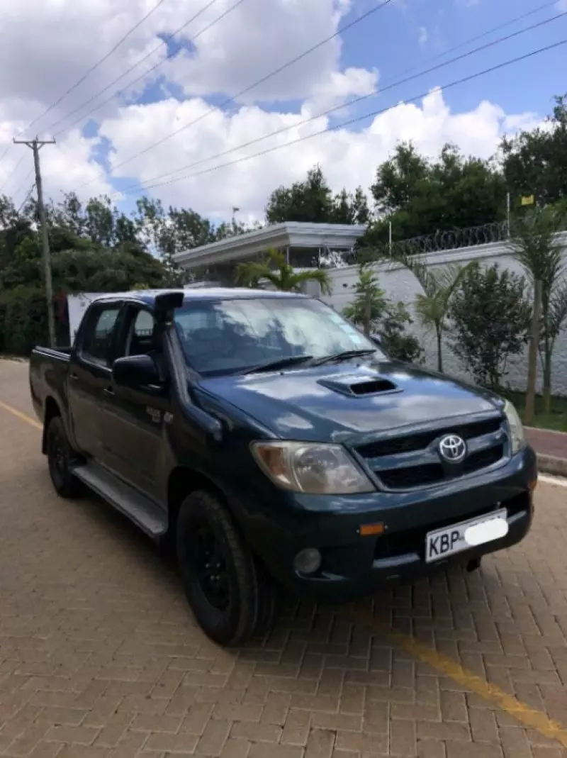 Toyota Hilux   - 2005