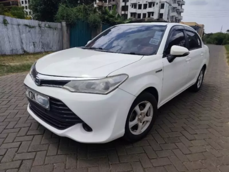 Toyota Axio    - 2016
