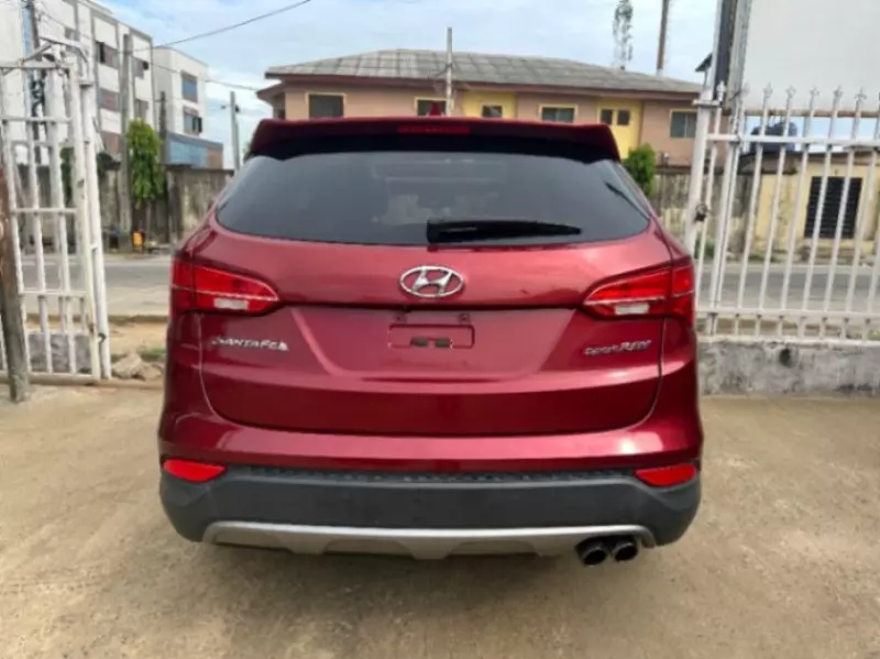 Hyundai Santa Fe   - 2013