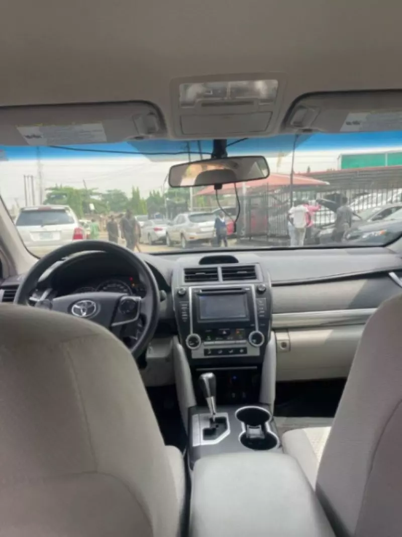 Toyota Camry   - 2012