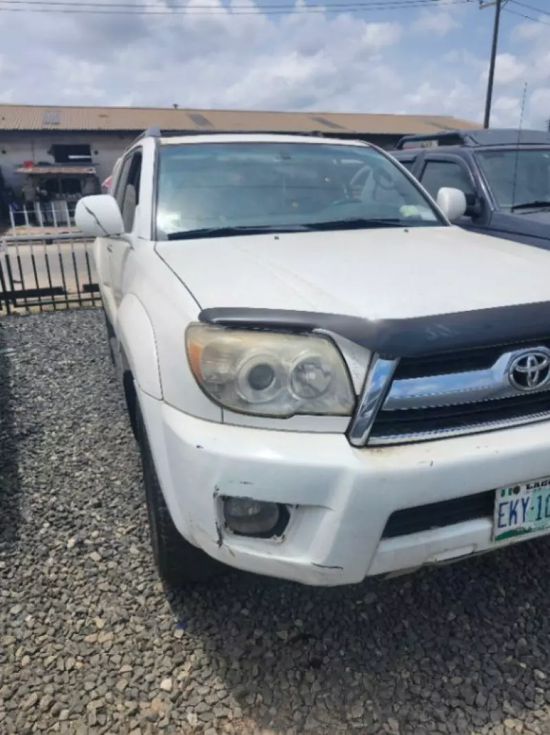 Toyota 4-Runner   - 2006