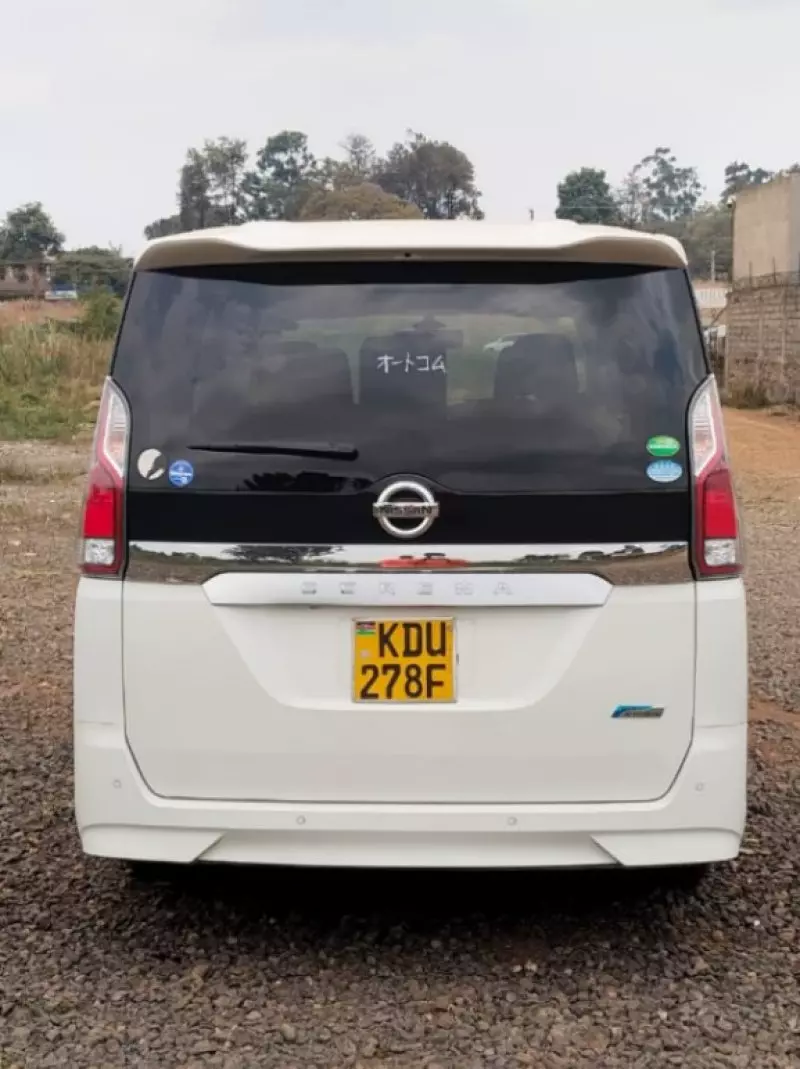 Nissan Serena   - 2018