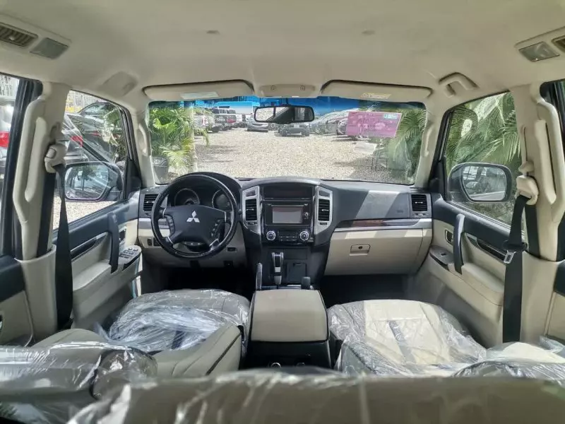 Mitsubishi Pajero   - 2017
