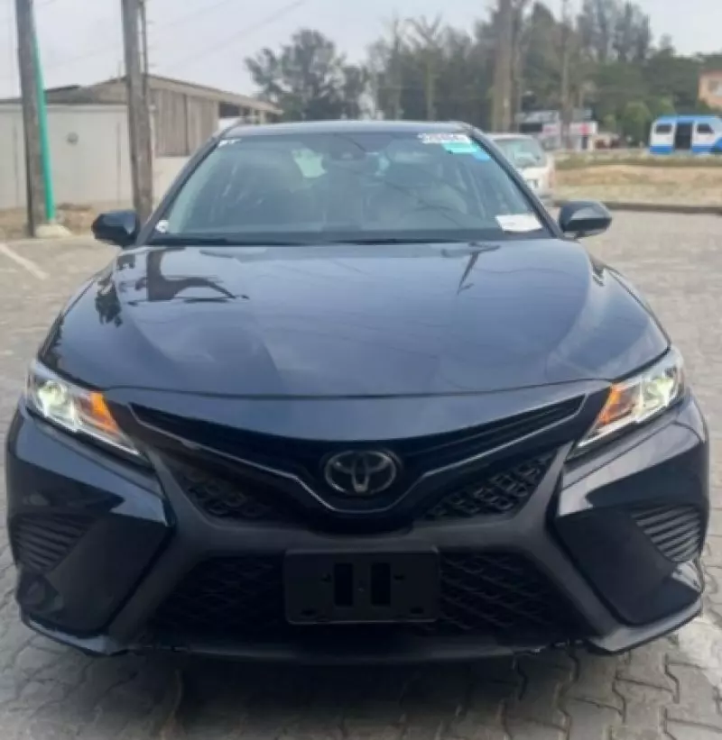 Toyota Camry   - 2019
