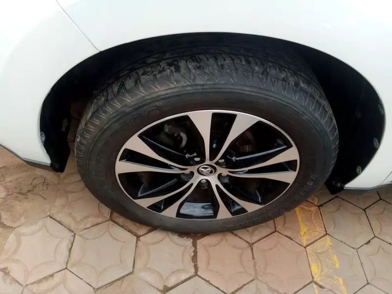 Toyota Harrier   - 2016