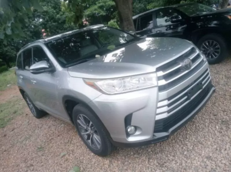 Toyota Highlander   - 2017