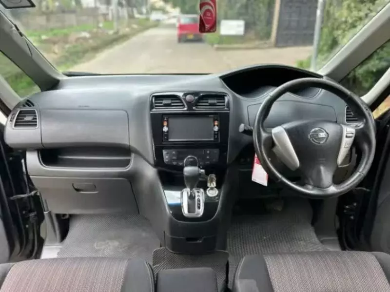 Nissan Serena Hybrid    - 2015