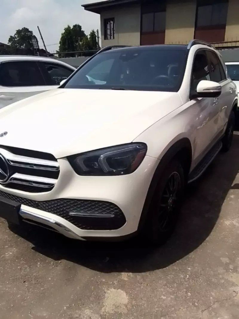 Mercedes-Benz GLC 300   - 2021