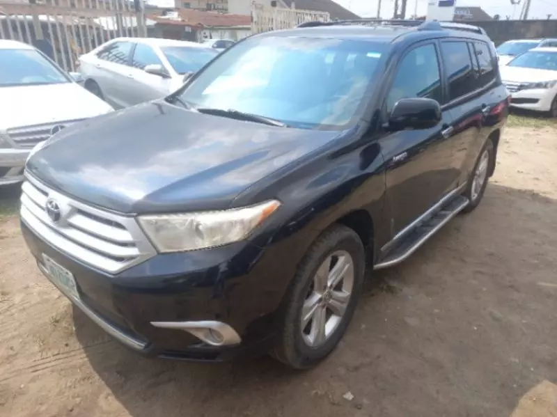 Toyota Highlander   - 2011
