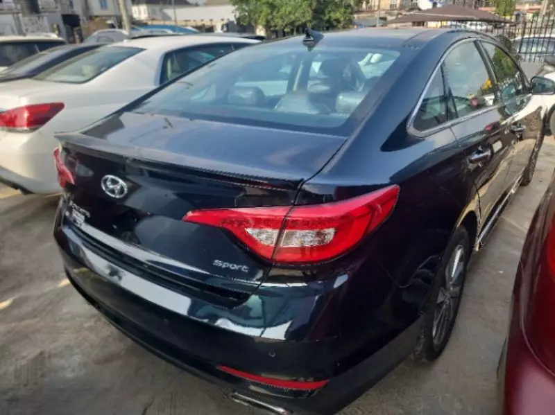 Hyundai Sonata   - 2015
