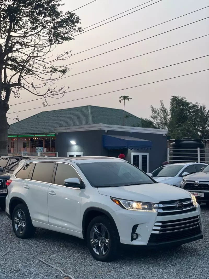 Toyota Highlander   - 2019