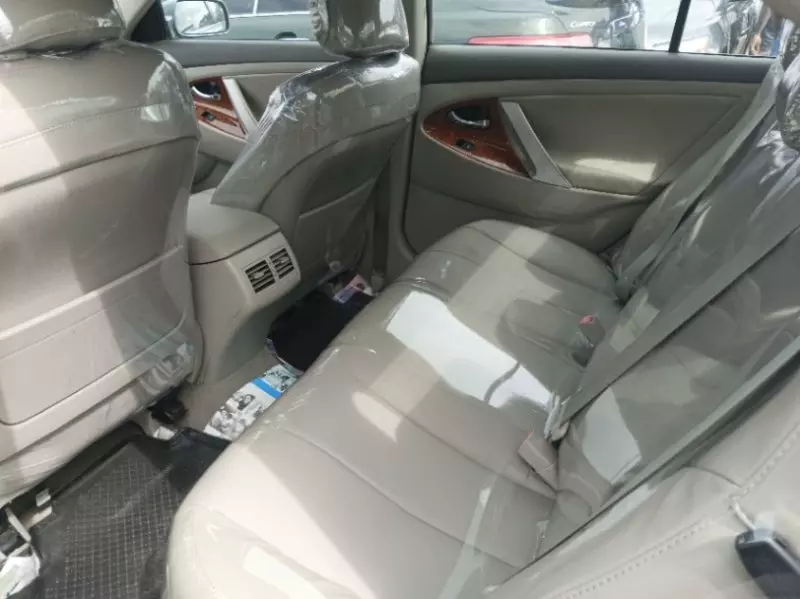 Toyota Camry   - 2010