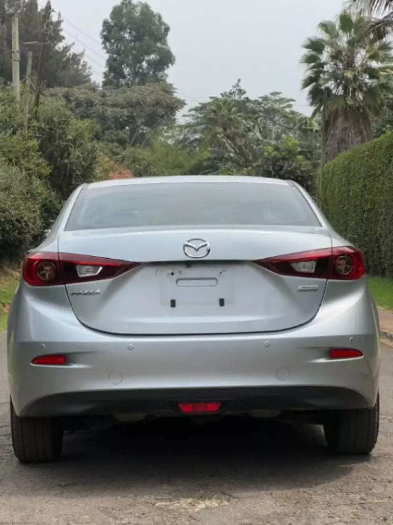 Mazda Axela    - 2018