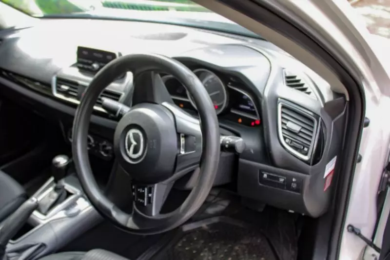 Mazda Axela    - 2015