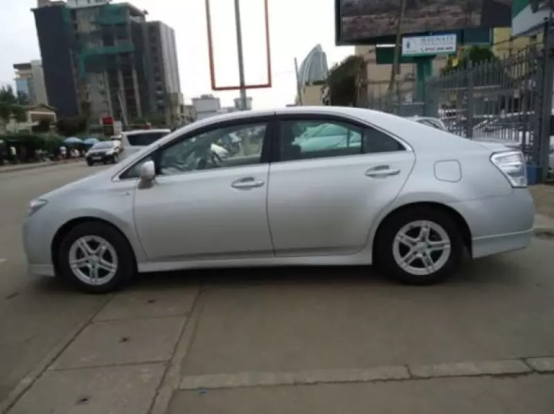 Toyota sai hybrid   - 2011