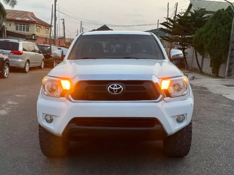 Toyota Tacoma   - 2014