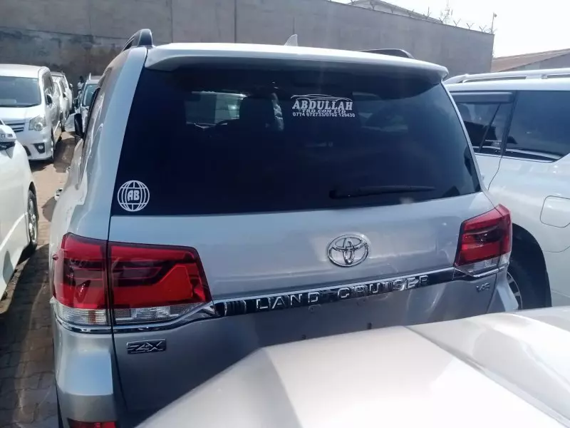 Toyota Landcruiser  V8