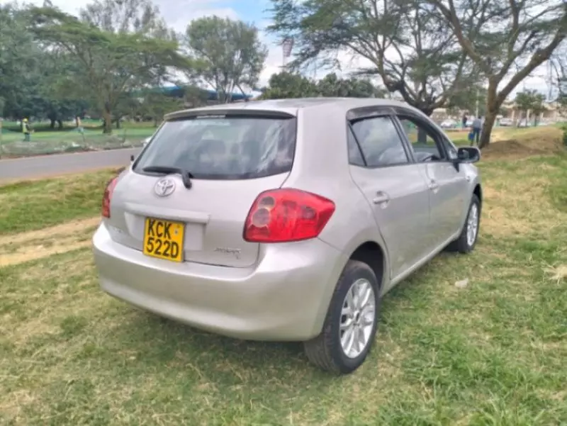 Toyota Auris   - 2010