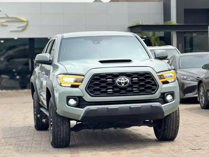 Toyota Tacoma   - 2023