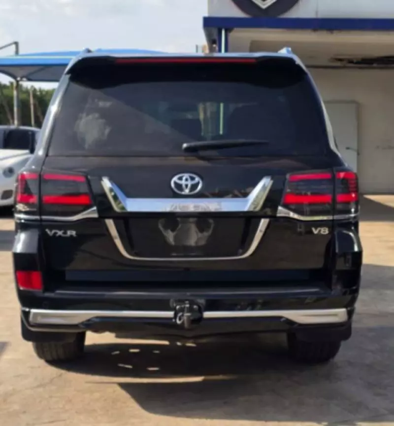 Toyota Land Cruiser - 2014