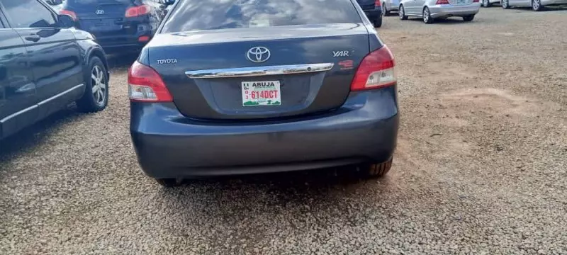 Toyota yaris   - 2010