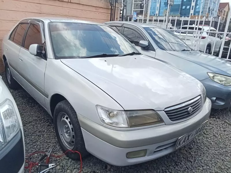 Toyota Premio    - 2001