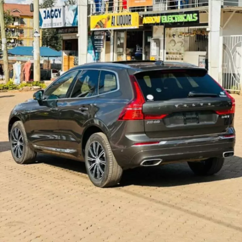 Volvo XC60   - 2020