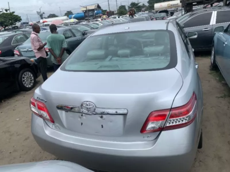 Toyota Camry   - 2009