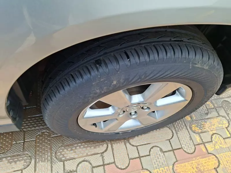 Toyota Harrier   - 2012