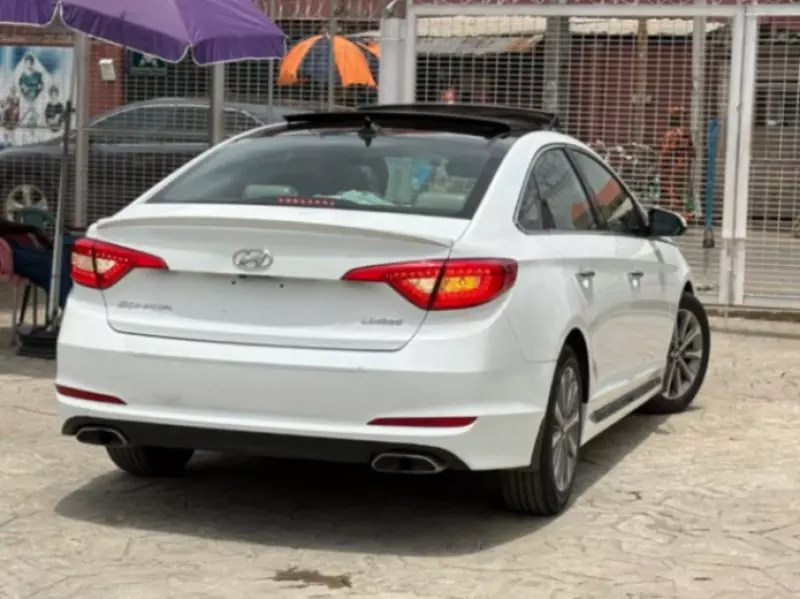 Hyundai Sonata   - 2016