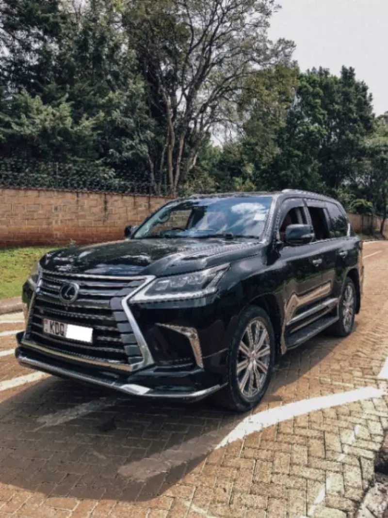 Lexus 570   - 2017