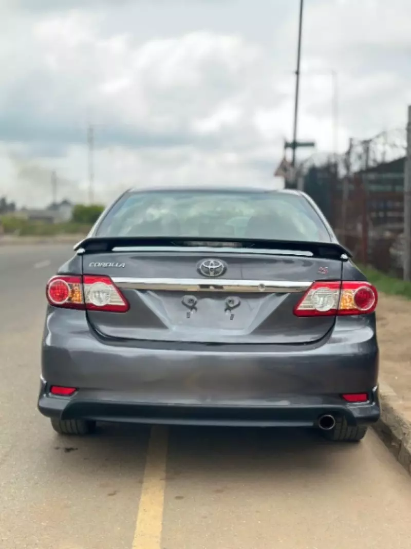 Toyota Corolla   - 2013