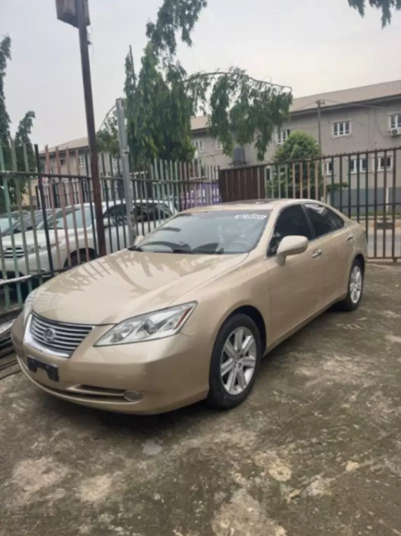 Lexus ES