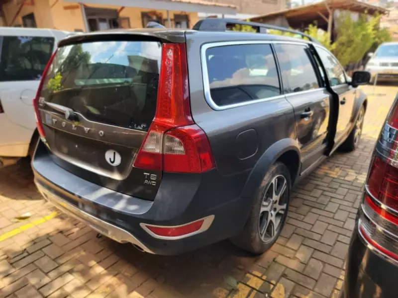 Volvo XC70   - 2011