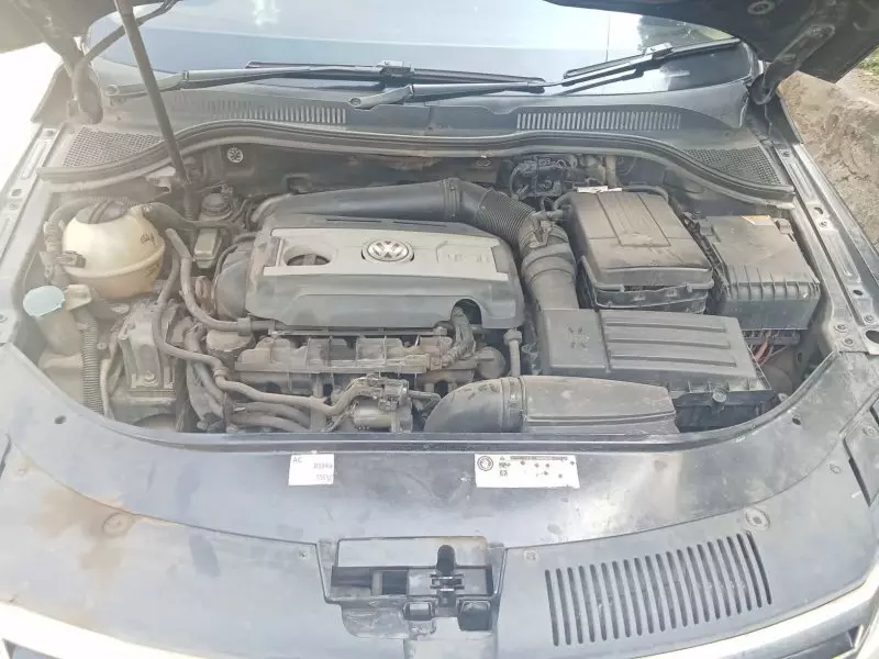 Volkswagen Passat   - 2012