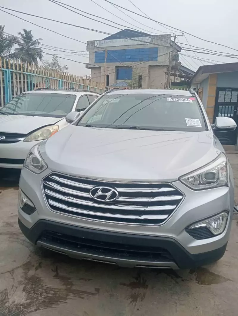 Hyundai Santa Fe   - 2014