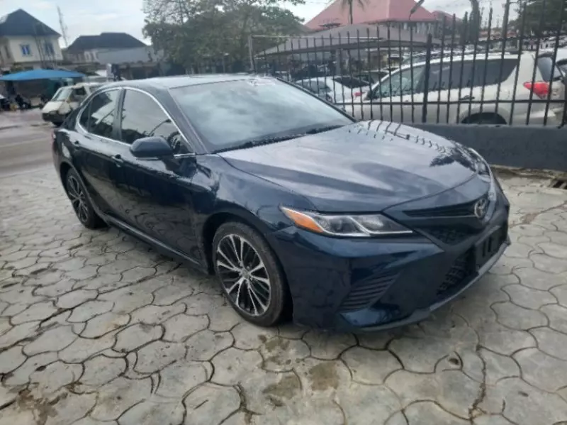 Toyota Camry   -