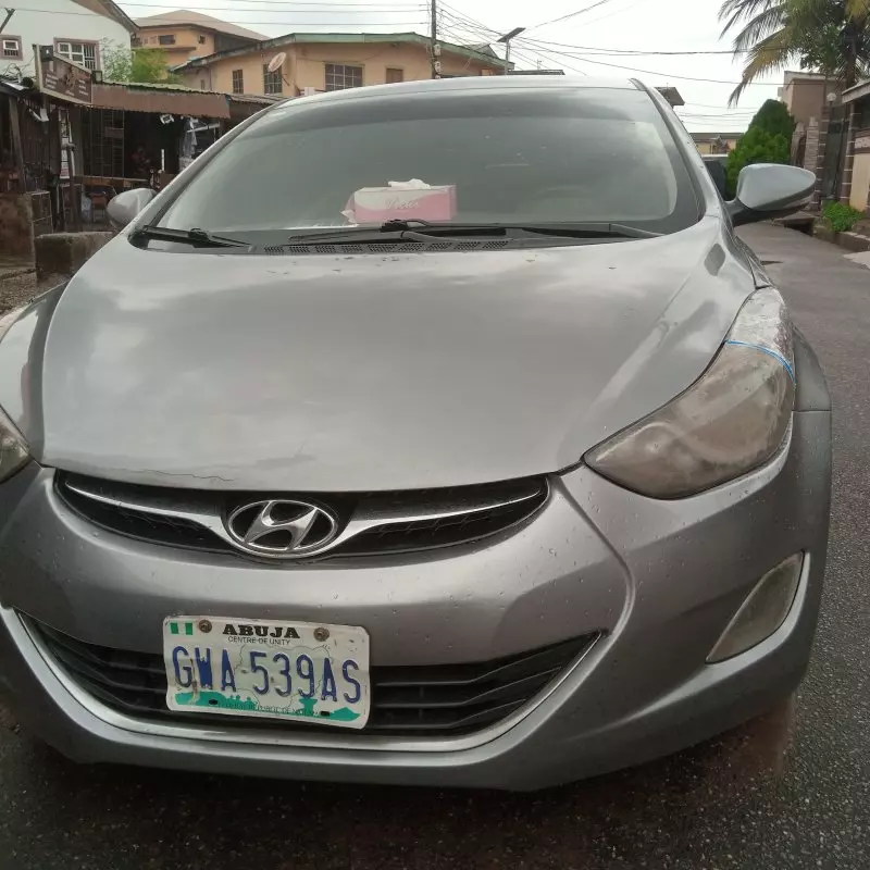 Hyundai Elantra   - 2013