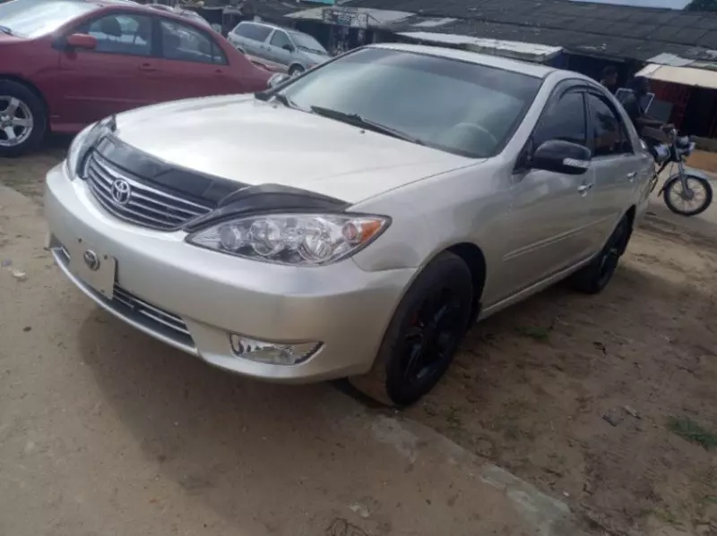 Toyota Camry   - 2002