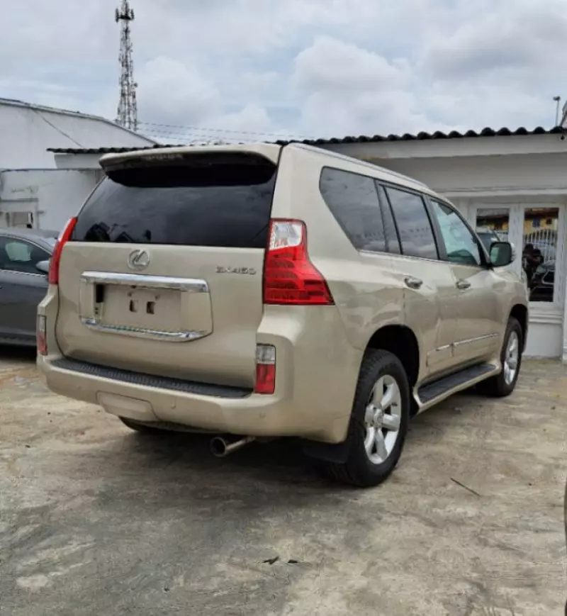 Lexus GX 460   - 2013