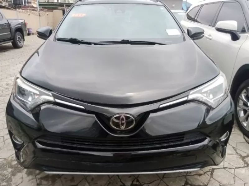 Toyota RAV4   - 2017