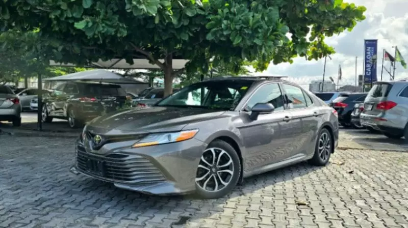 Toyota Camry   - 2018