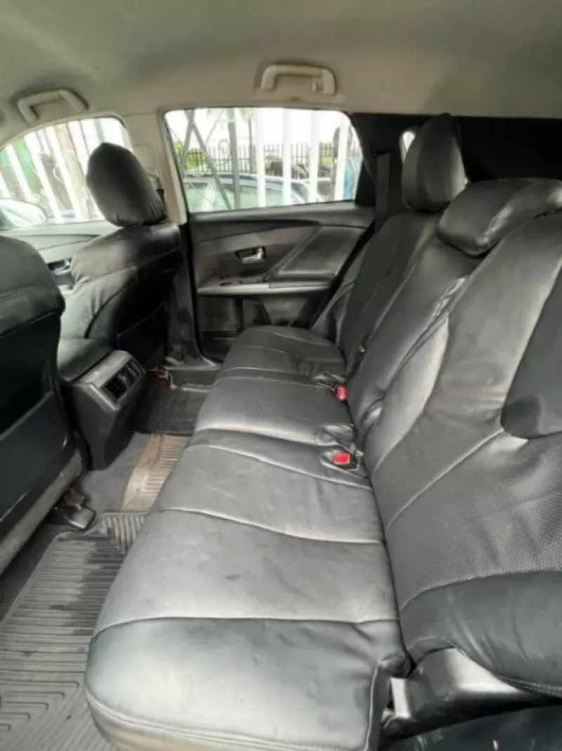 Toyota Venza   - 2015
