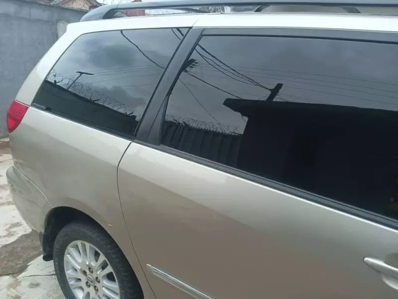 Toyota Sienna   - 2007