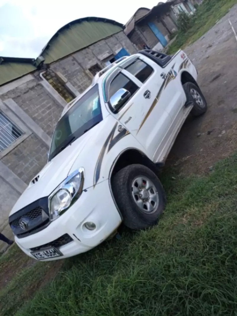 Toyota Hilux   - 2008