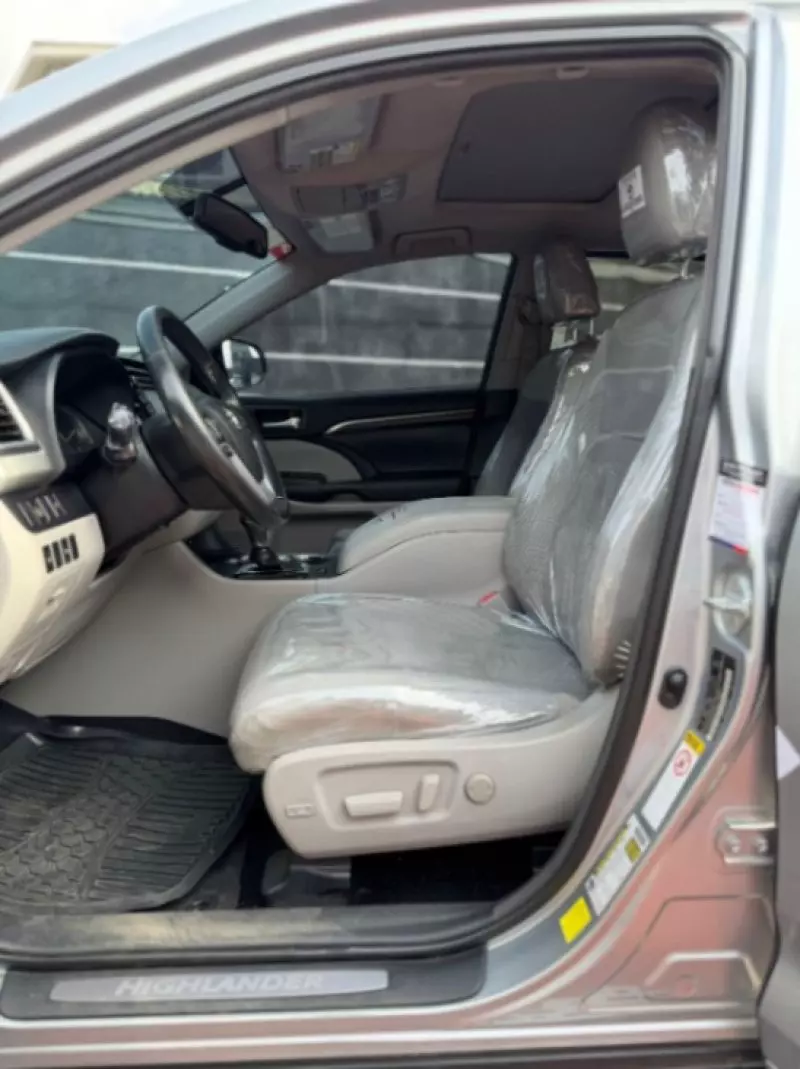 Toyota Highlander   - 2015